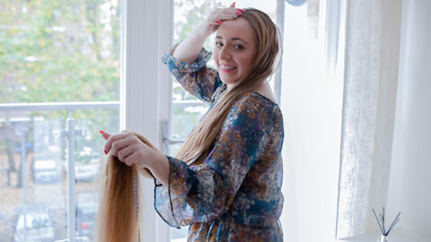 Real-Life Rapunzel Has 5ft 2" Long Hair | HOOKED ON THE LOOK