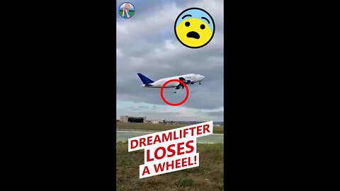 Huge Dreamlifter plane loses a wheel on take-off 🇮🇹