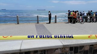 SOUTH AFRICA - Cape Town - Sea Point Drowning (Video) (uK3)