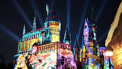 [4k] The Magic of Christmas at Hogwarts Castle Projection Show