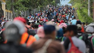 Honduran Migrant Caravan Continues Trek Toward US-Mexico Border