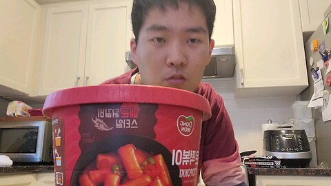 Trying Extra Spicy Tteokbokki By Dongwon With Cheese