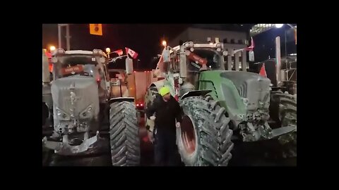 Farmers Join Truckers' Freedom Convoy After Travelling 400 Miles Via Tractor