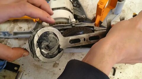 Fixing the Mechanical Reciprocating Action on a Ryobi Hedge Trimmer