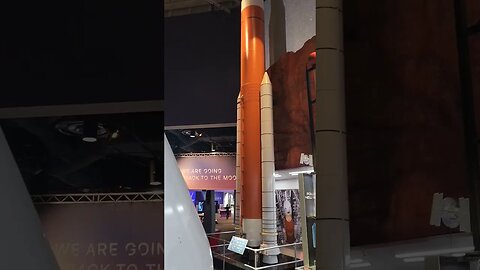 NASA Space Launch System (SLS) and Landing Capsule!