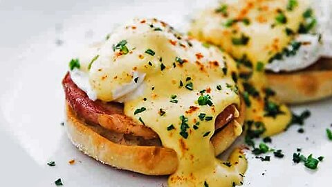 Classic Eggs Benedict with Fool Proof Hollandaise Recipe