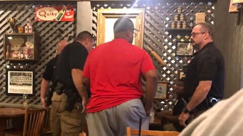 Man Buys Cracker Barrel Dinner For Police Officers