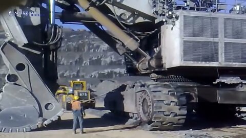 World Dangerous Huge Excavator Operator Skill - Oversize Load Heavy Equipment Machines Working