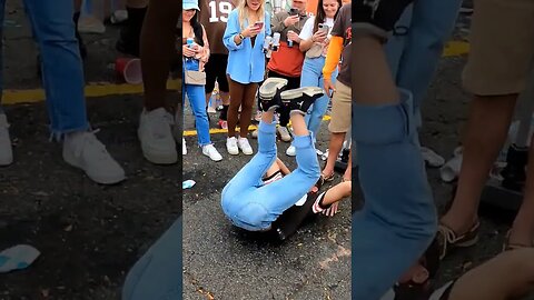 They were trying to get me to breakdance 😆 🤣 😂 #nfl #clevelandbrowns #browns #breakdance #tailgate