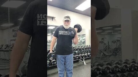 40lbs dumbbells Curls, Santa Claus 🎅 is come to workout 💪, Crazy 🤪 old man