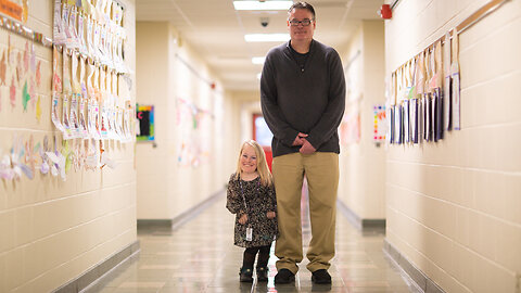 The Tiny Teacher Who’s Only 3ft 3” | BORN DIFFERENT