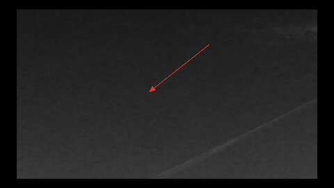 'UFO' light above Heathrow Airport