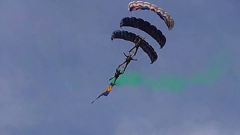 Tigers Freefall Parachute Display At Torbay Airshow