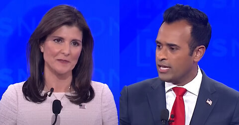 Social Media Erupts as Ramaswamy Holds Up Sign Attacking Haley During Debate