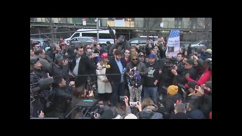 Trump supporters rally in NYC ahead of possible arrest