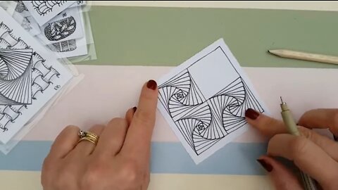 Beginners Zentangle tile: Very Easy to follow demonstration of the Paradox square pattern, relaxing!