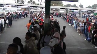 Bus strike leaves Cape Town commuters frustrated (c2P)