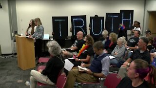 Rally held in opposition to School District of Waukesha's sign policy