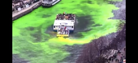 THE CHICAGO RIVER TURNING GREEN