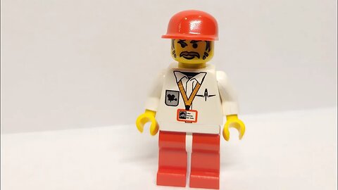 Lego Cameraman, Red Legs, Red Cap minifigure review.