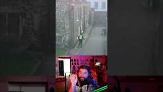 Guy successfully runs from the cops