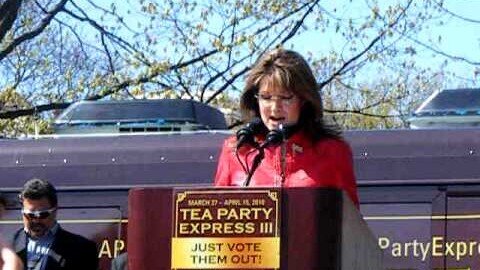 Sarah Palin Takes the Stage Tea Party Express 4-14-10 Boston.AVI