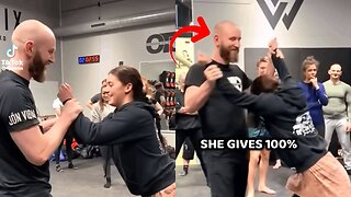Woman FAILS To Escape Man’s Strong Grip