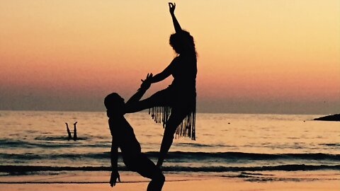 Visiting Tel Aviv ~ Beach, Slackline, Capoeira and Acro Yoga