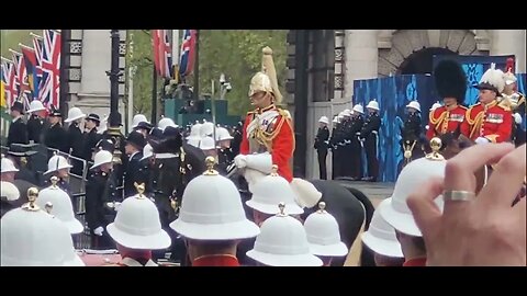 Abolish the monarchy protest shout not my King at householdcavalry troopers #kingscoronation