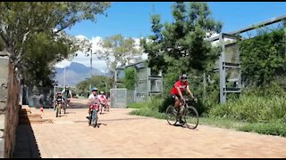 SOUTH AFRICA - Cape Town - Cape Town Junior Cycle Tour (Video) (Y8o)