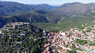 Drone magnificently captures picturesque castle-town of Karitaina, Greece