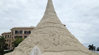 700-ton Christmas tree made from sand says goodbye
