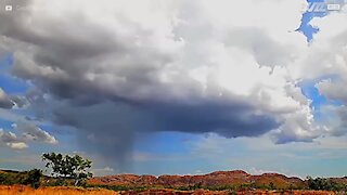 Timelapse-video myrskystä Australiassa