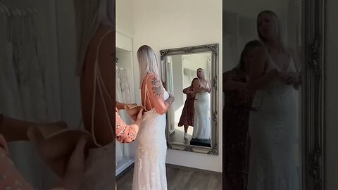 Bride Stuffs Her Dress With Butt Implants Before Wedding!!! #shorts
