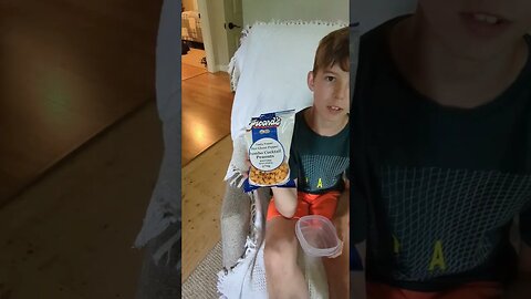 Ghost Pepper peanut challenge by an 11 year old.