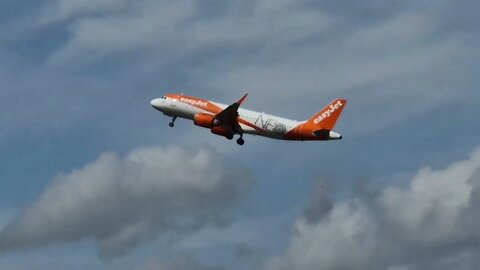Manchester Airport Plane Spotting, Aircraft Landings, Take offs & Ground Movements