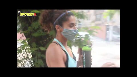 Saand Ki Aankh Actors Bhumi Pednekar & Taapsee Pannu snapped across in the city | SpotboyE