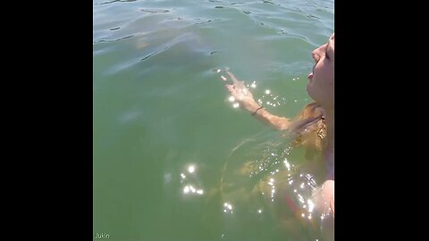 GIRL ENCOUNTERED BY GIANT CREATURE😂🛥️🛟🏊‍♀️🦭🐋 WHILE SWIMMING🤣📸🛥️🏊‍♀️🦕💫