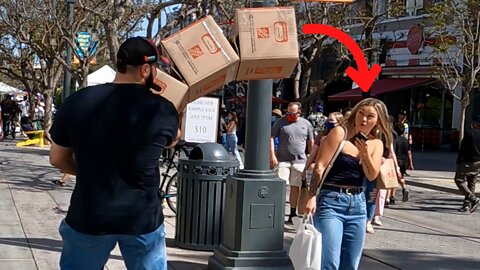 FALLING BOXES PRANK ON SHOPPERS