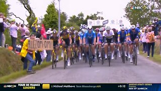 Oblivious Fan Causes Huge Tour de France Crash