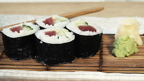 How to make maki sushi