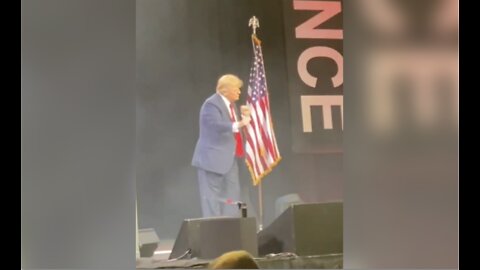 President Trump Dances To "Hold On, I'm Coming!" (May 2022)