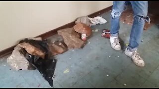 SOUTH AFRICA - Johannesburg - Homeless shelter (videos) (bu6)