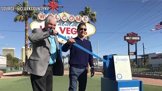 'Welcome to Fabulous Las Vegas' sign goes blue for colorectal cancer awareness