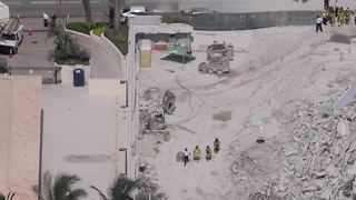 Building collapses in Miami Beach