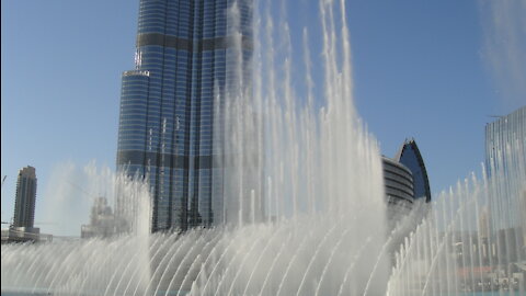 Dubai fountain tunes toWhitney Houston