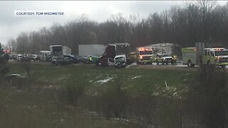 At least 6 people sent to the hospital following major pileups in Washington County