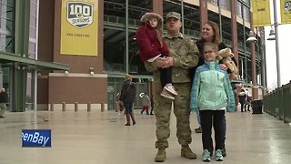 Wisconsin National Guard soldiers get send-off at Lambeau