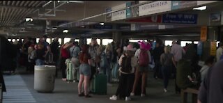 Passengers report long wait times for rideshares at McCarran Airport