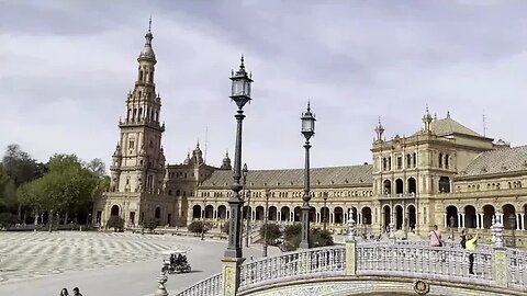 Exploring Seville Spain: Plaza de España